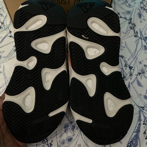 Yeezy boost 700 “Wave Runner”, 100% authentic - Picture 2 of 5